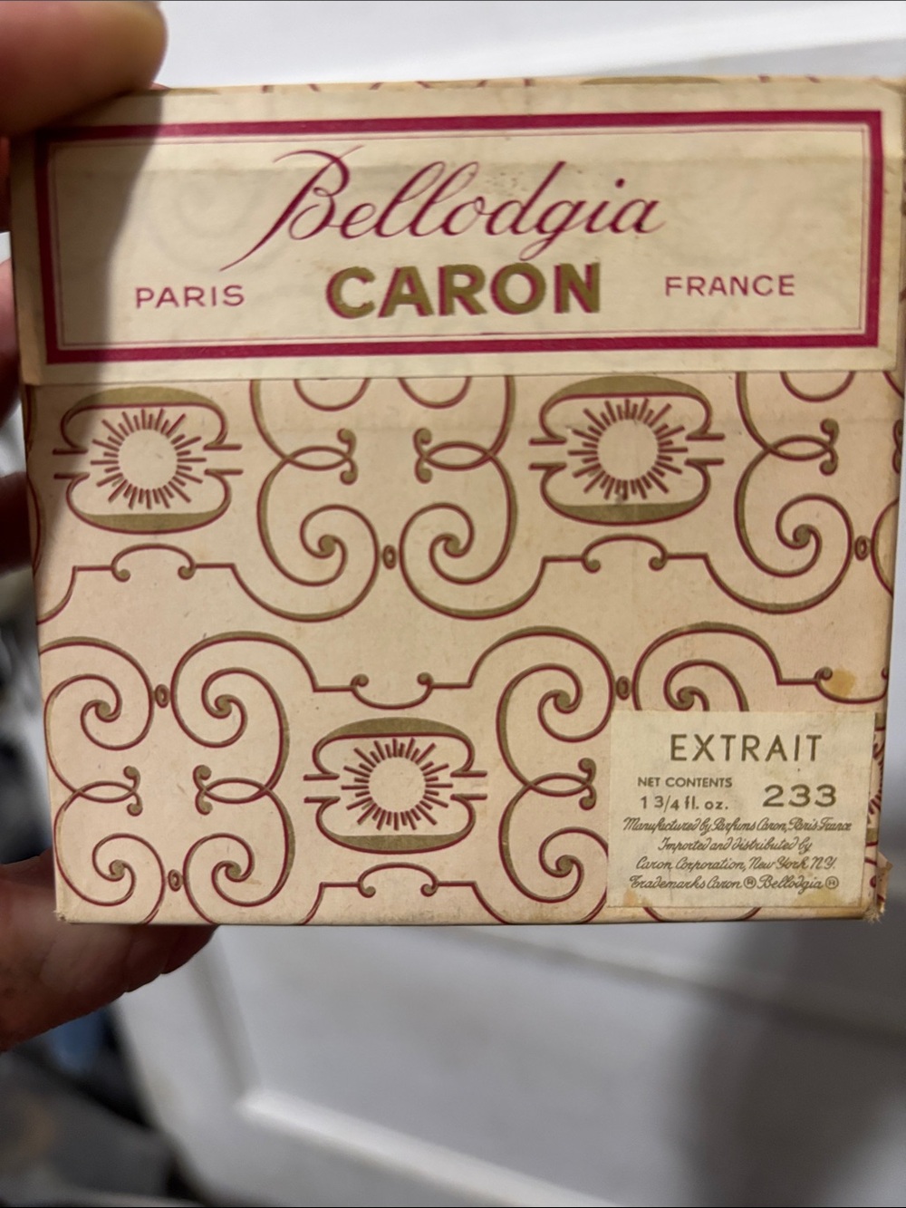 Bellodgia Caron Extrait Perfume Box - Cream & Pink